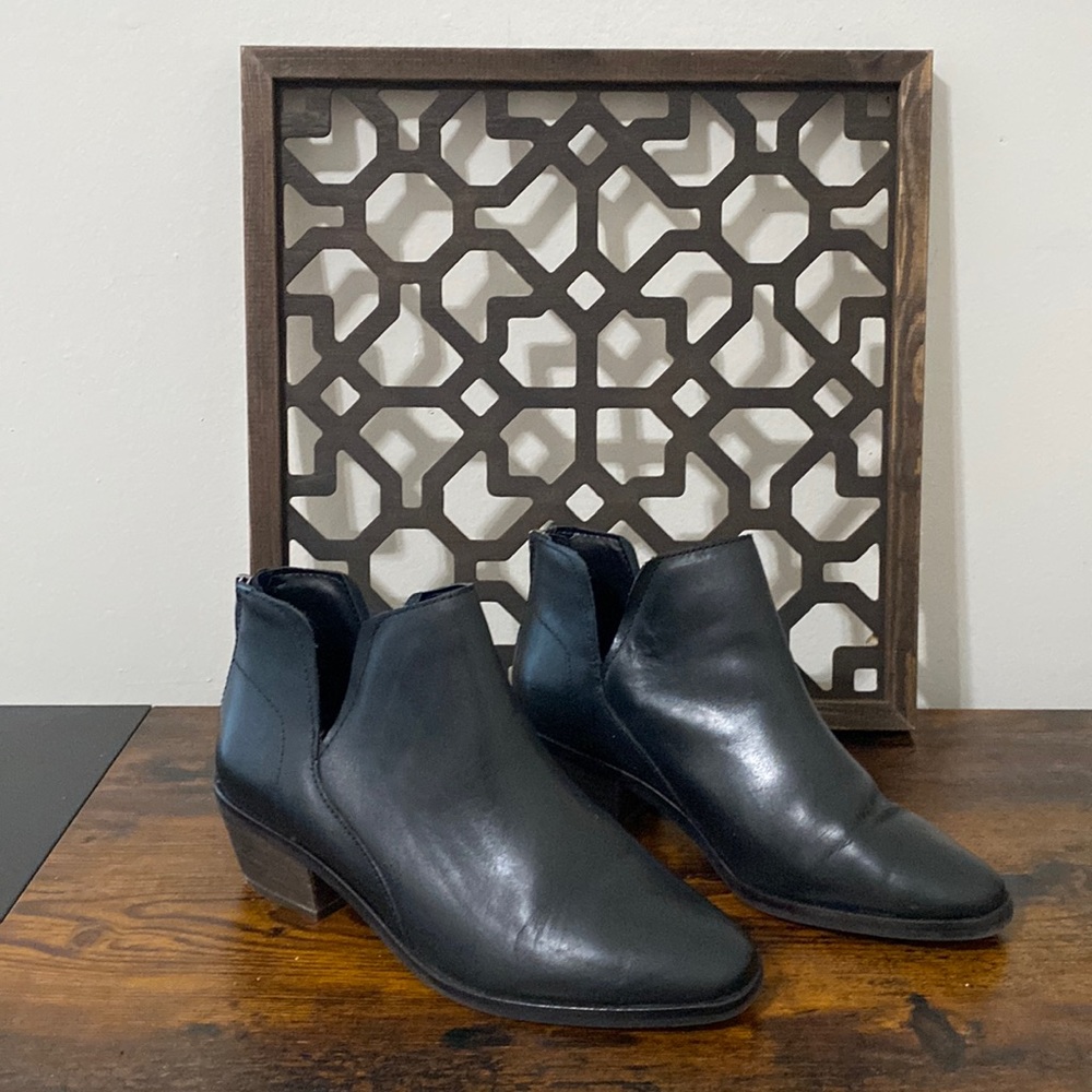 Vince Camuto Leather Black Color Booties